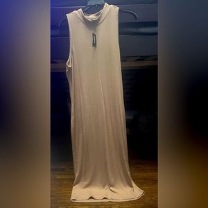 Express mock neck under the knee cream size M